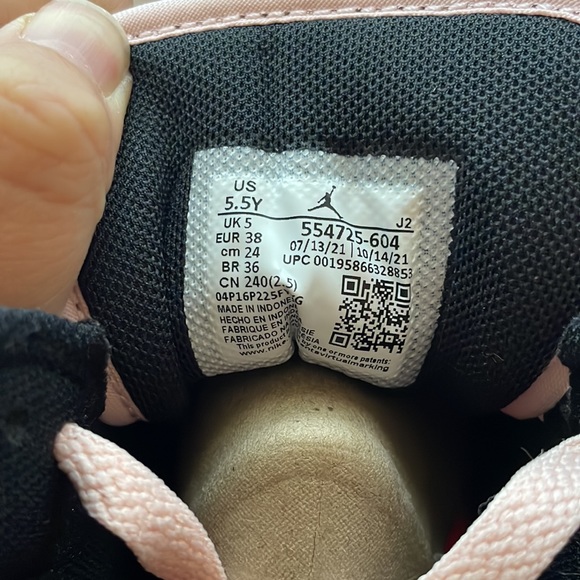 Black & Pink Air Jordan 1 MID (GS) - Picture 3 of 5